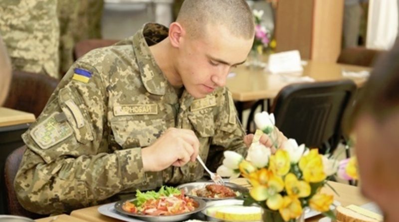 Міноборони затвердило вимоги до калорійності харчування військових