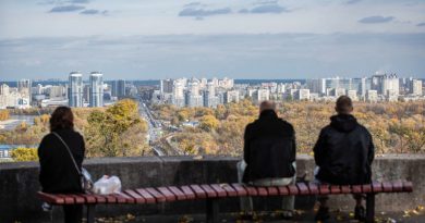 Холодний атмосферний фронт принесе дощі та похолодання в Україну