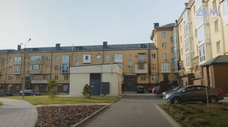 «Я досі чую ті голоси»: історія жінки, яка пережила ракетний удар по житловому будинку в Запоріжжі