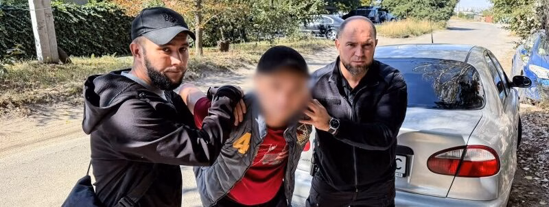 Затягли в підвал, побили та заволоділи майном: у Запоріжжі правоохоронці затримали нападників