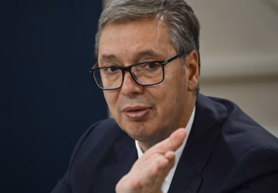 Президент Сербії Вучич подав у відставку