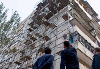 Відбудова після ударів РФ: як ведуть роботи у Шевченківському районі Запоріжжя (ФОТО, ВІДЕО)