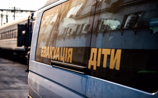 Евакуація перетворюється на спецоперацією: вивозити людей з прифронтових громад стає складніше