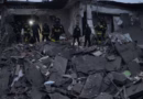 Житлову забудову Запоріжжя атакували КАБами: серед загиблих — діти, людей шукають під завалами, — ФОТО, ВІДЕО